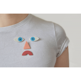 Monochromatiques - pin's visage