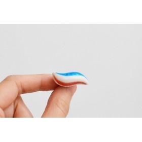 Monochromatique-dentifrice